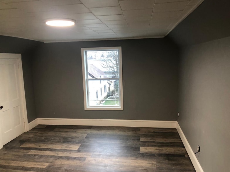 Building Photo - 654 Emerson St