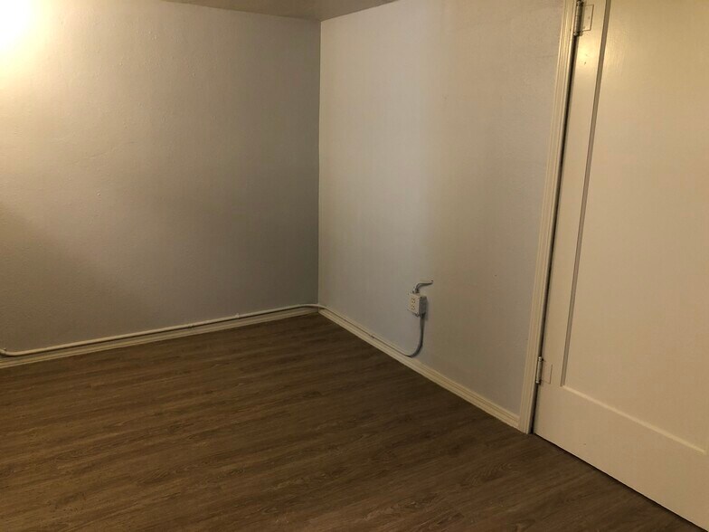 Office 12.5ft x 7 ft. Large storage room attached. - 105 W 2nd St Lower