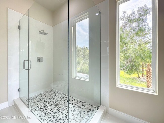 Building Photo - 5395 Heckscher Dr