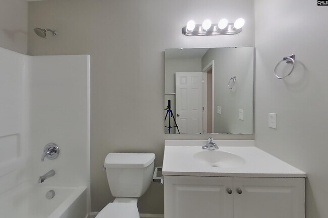 Building Photo - 80 Springway Dr