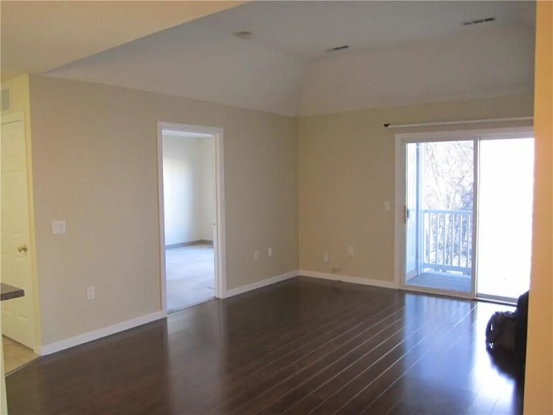 Building Photo - 120 Mill St