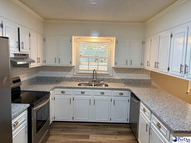 Building Photo - 1052 Wellington Dr