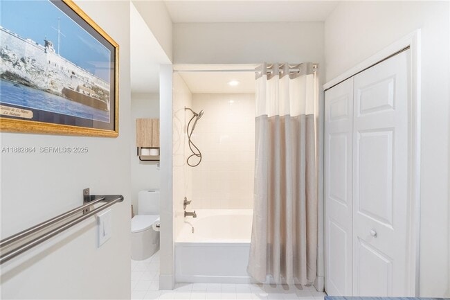 Building Photo - 3255 NE 184th St