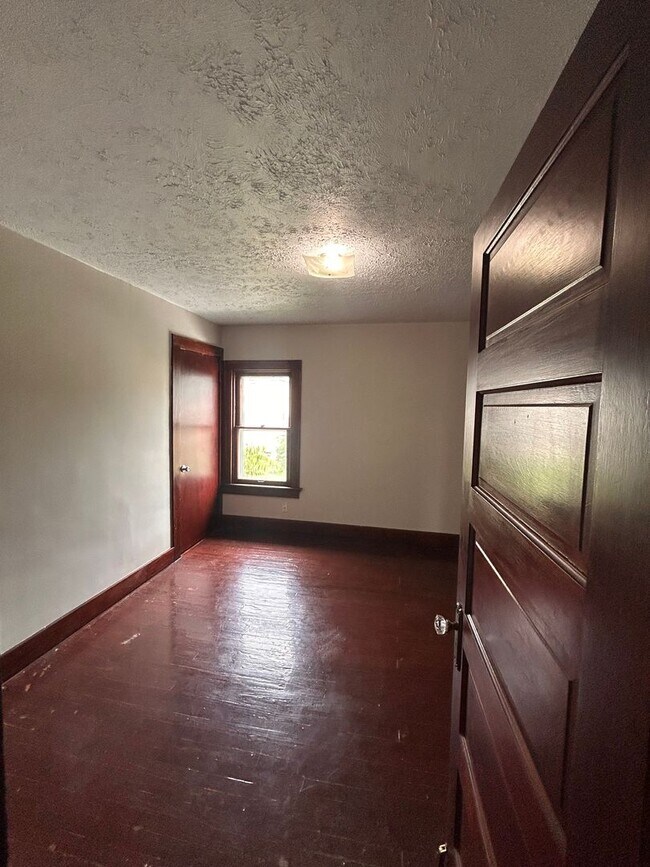Building Photo - 434 Rose Ln
