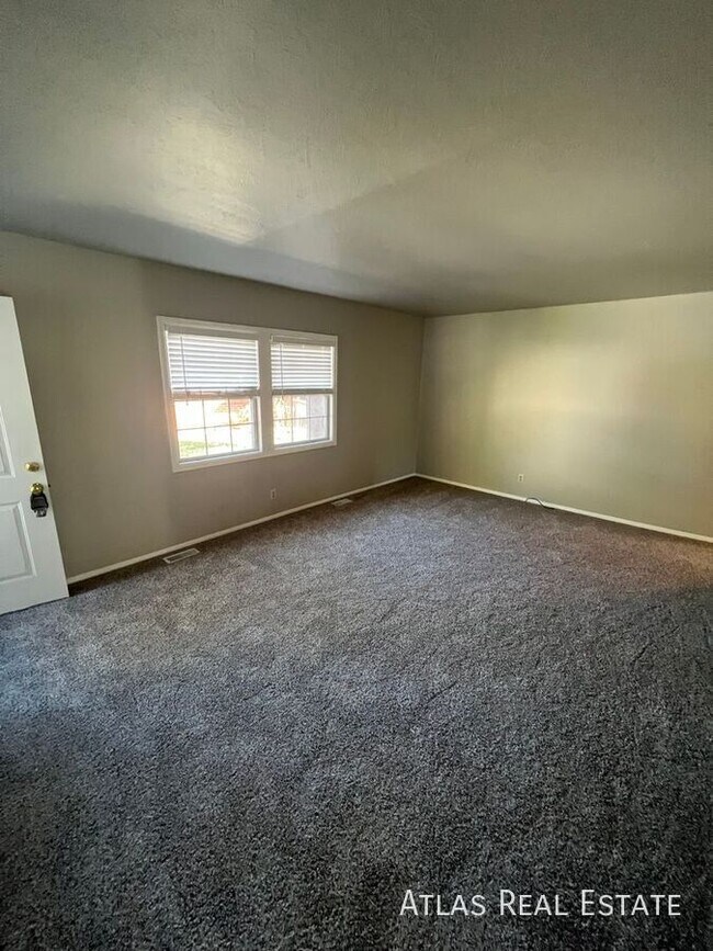 Building Photo - 2509 Wood Ave