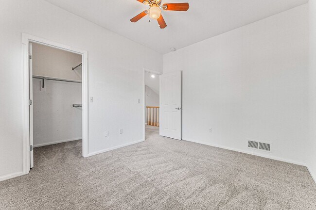 Building Photo - 4-Bed Arvada Home w/ Bedroom & Full Bathro...