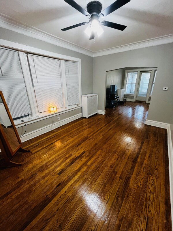 Building Photo - 5428 S Drexel Ave