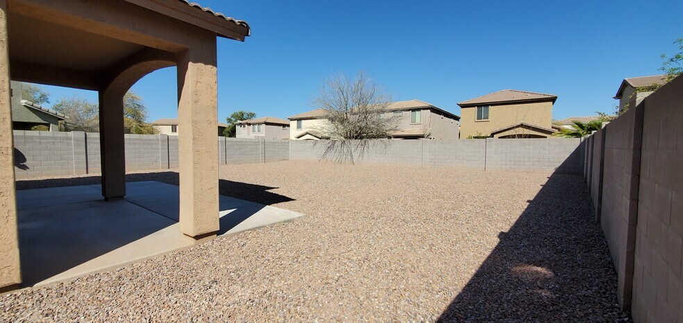 Backyard 2 - 3951 S Splendor Plz