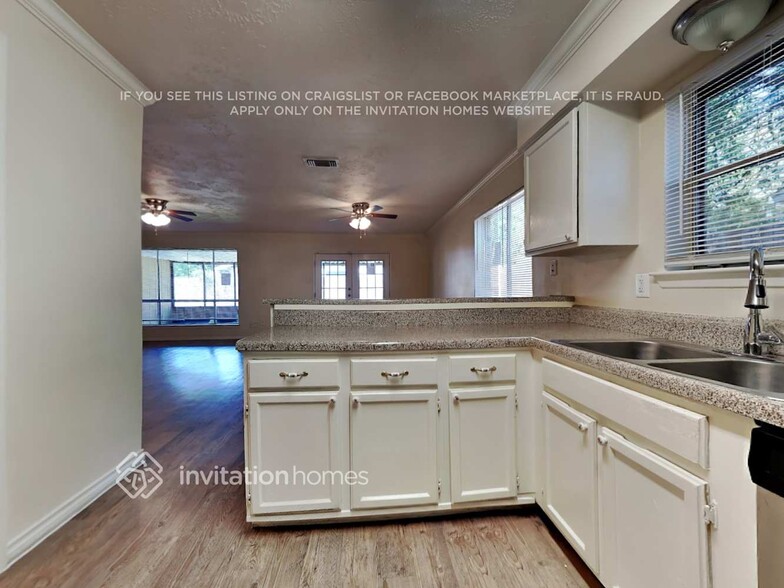 Building Photo - 8315 Little River Rd