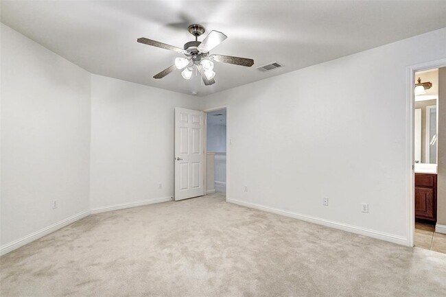 Building Photo - 3129 Goldenoak Cir
