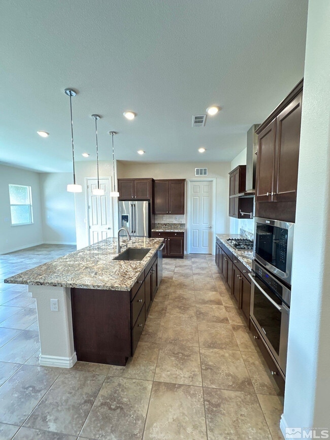 Building Photo - 8370 Simsbury Dr