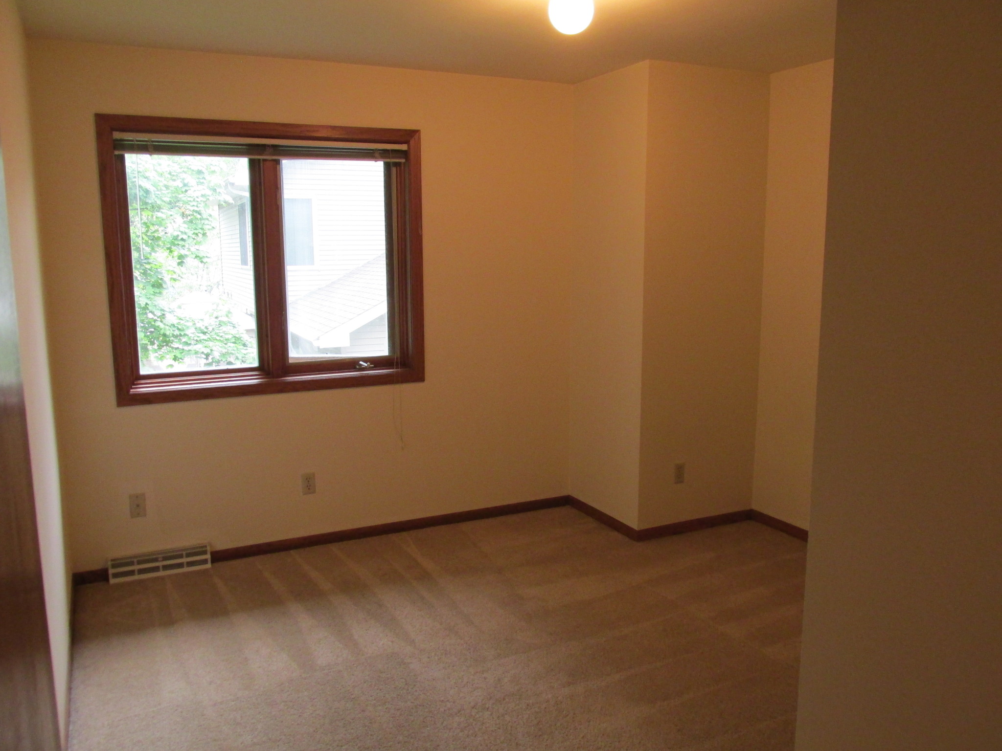Building Photo - 741 Aspen Ave