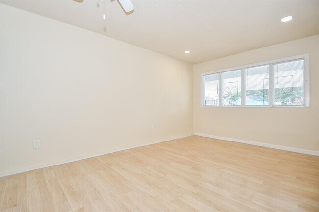 Building Photo - 4113 Edison St