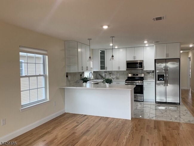 Building Photo - 257 Dukes St