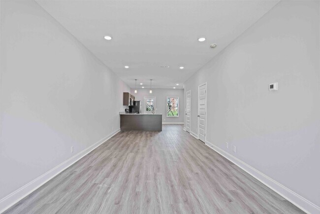 Building Photo - 9 Highland Blf Wy