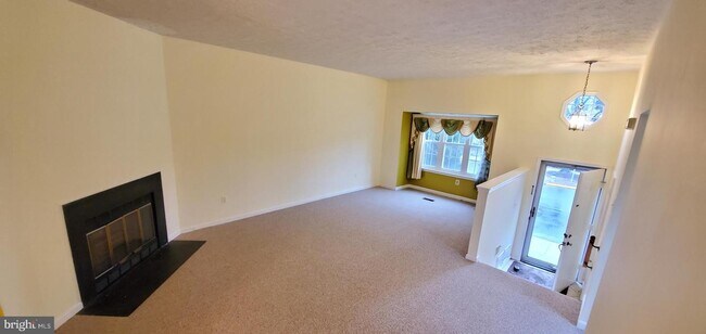 Building Photo - 848 Bayridge Dr
