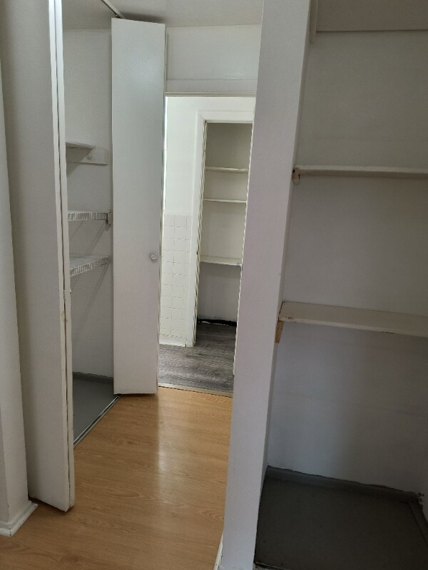 Building Photo - 670 Hill Dr