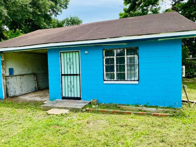 Primary Photo - 1209 Hercules St