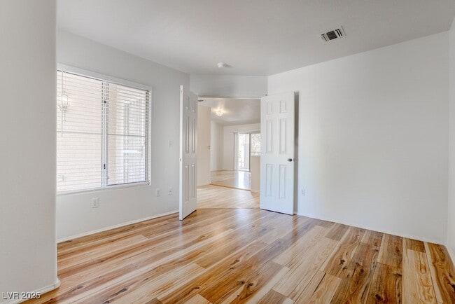 Building Photo - 2079 Poppywood Ave