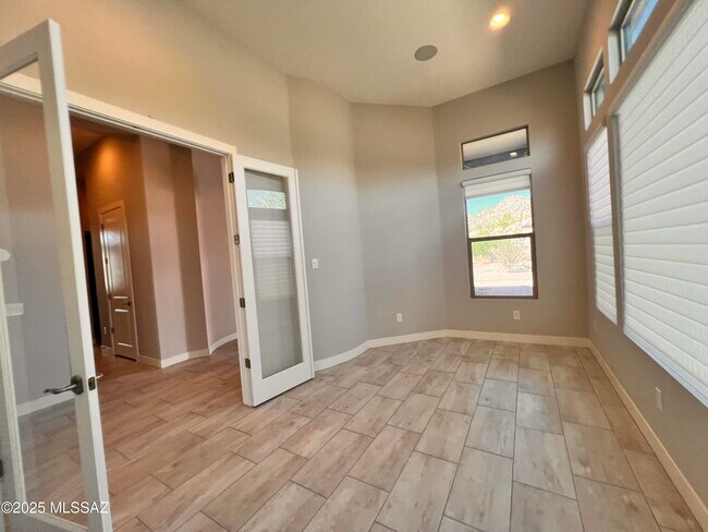 Building Photo - 14205 N Stone View Pl