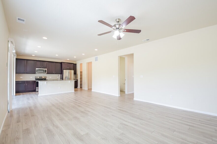 Building Photo - 1918 Cade Ave