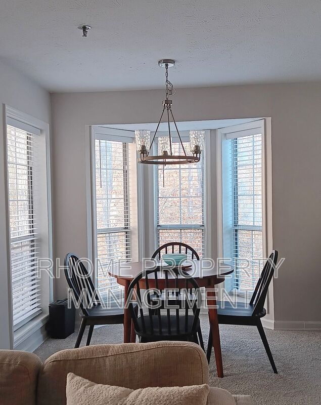 Building Photo - 1407 Riverview Dr