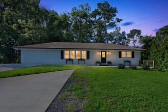 Building Photo - 14550 Providence Rd