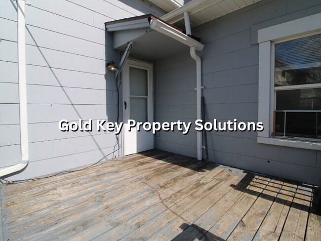 Building Photo - 907 W Main St