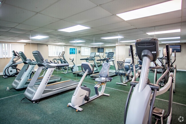 Fitness - Deer Creek Apartments