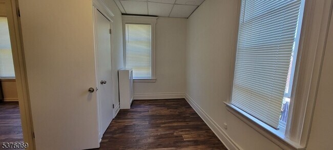 Building Photo - 34 Olive St