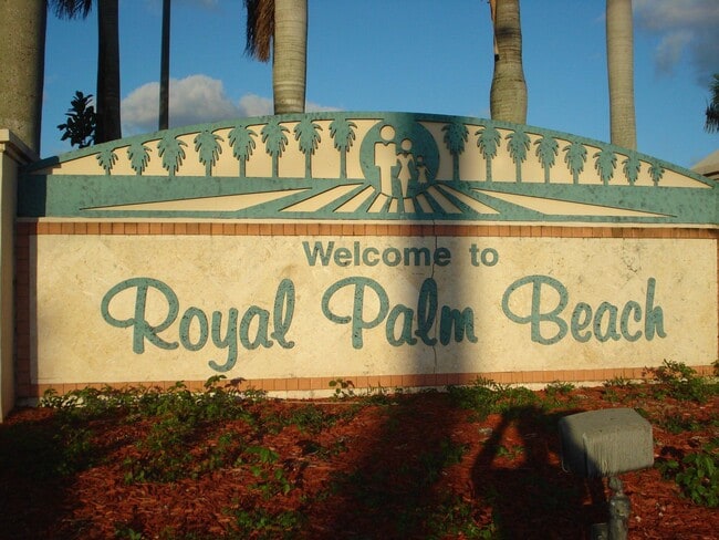 Building Photo - 1700 Crestwood Ct S