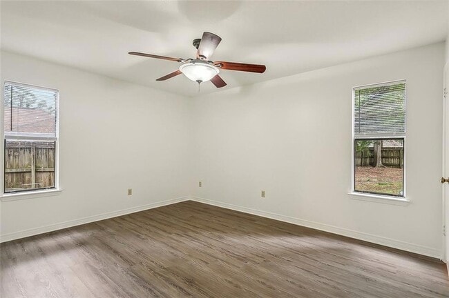 Building Photo - 304 Teal Ct