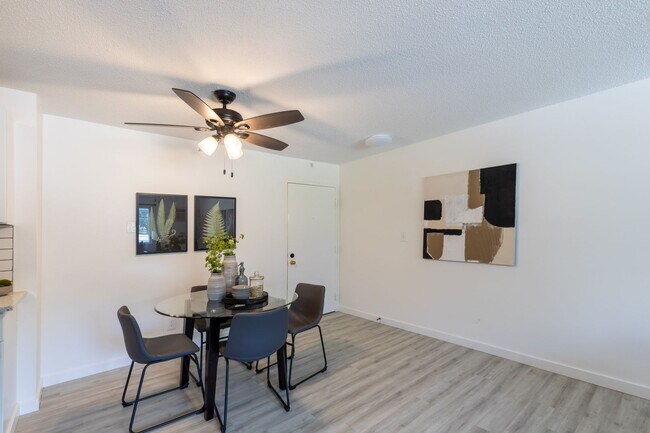 Building Photo - The Oaks | 2 Bedroom Unit