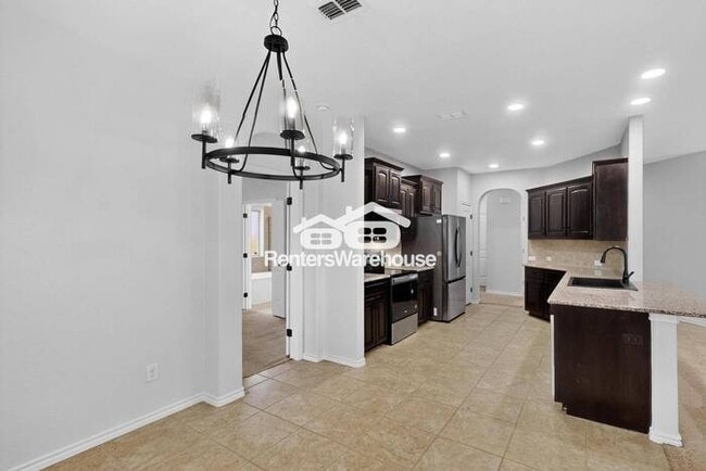 Building Photo - MOVE IN READY - 3BED/2BATH - HASLET, TEXAS