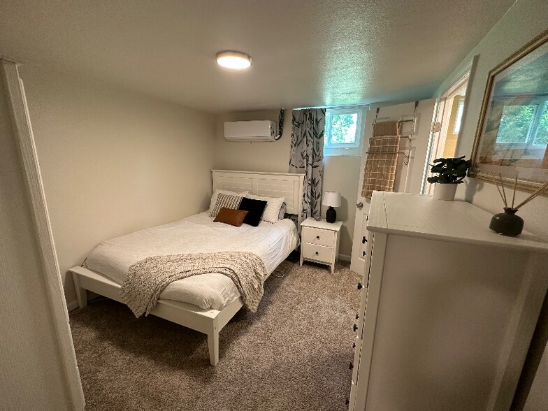 Building Photo - 421 S Prospect St