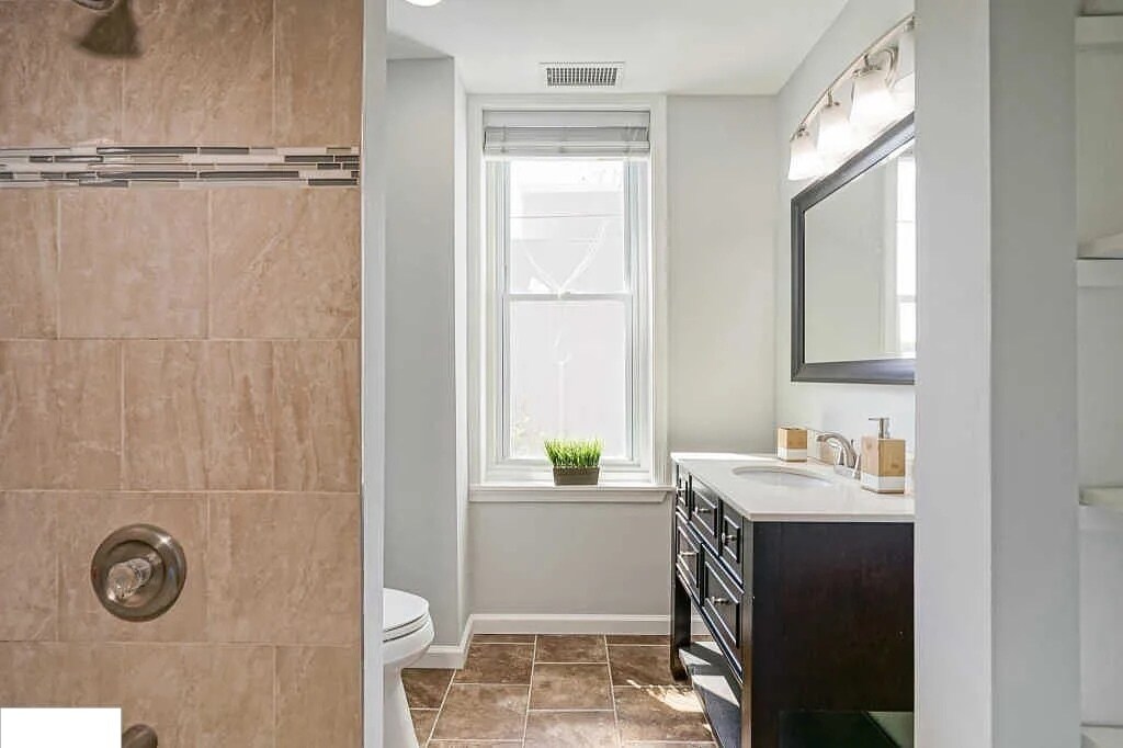 Building Photo - 217 Shurs Ln