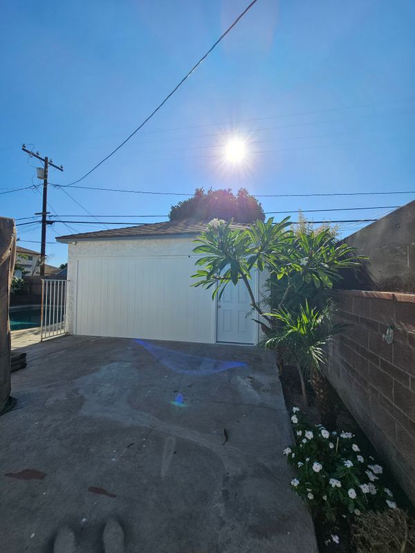 Building Photo - 5029 Adenmoor Ave