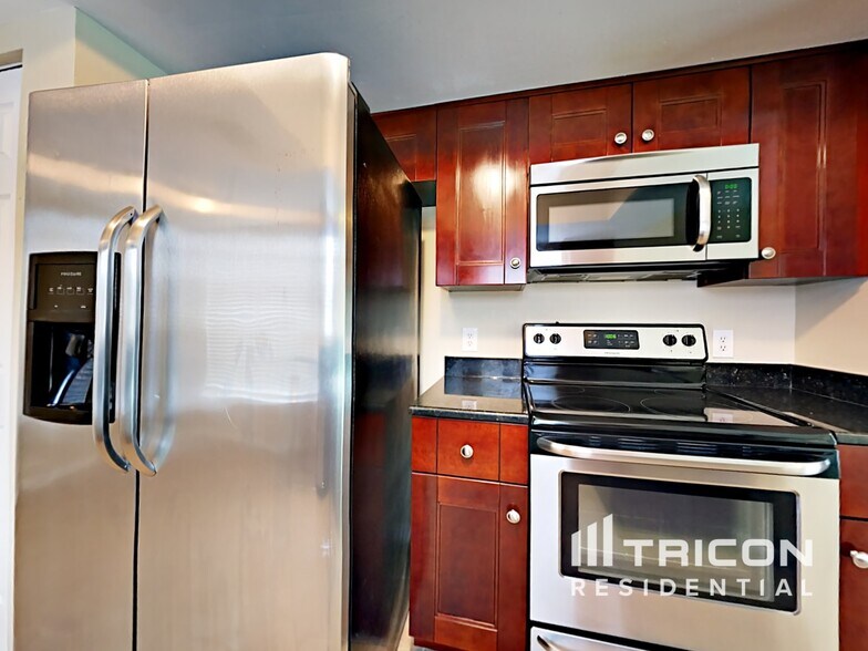 Building Photo - 4013 Forecast Dr
