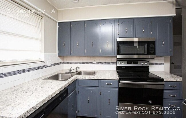 Building Photo - 3 Laramie Cv - A - 2 beds, 1 full bath