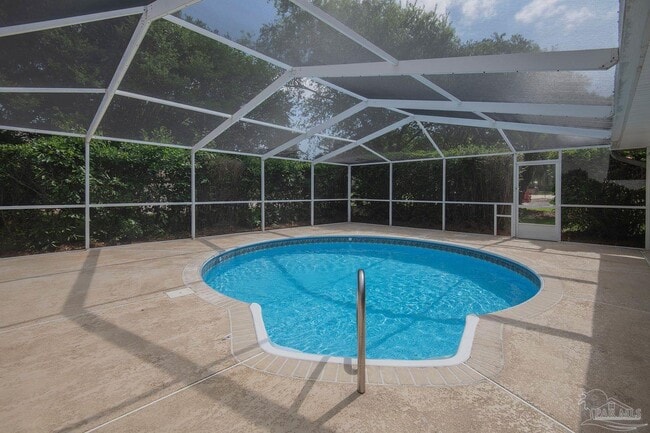 Building Photo - 5490 Oakmont Dr