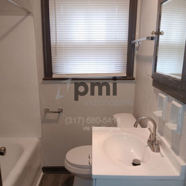 Building Photo - 1619 S Randolph St