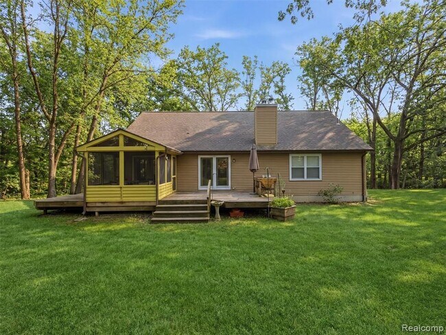 Building Photo - 4495 Maybee Rd