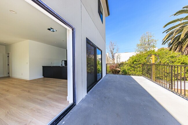 Building Photo - 1954 Purdue Ave