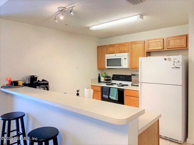 Building Photo - 6100 Maggies Cir