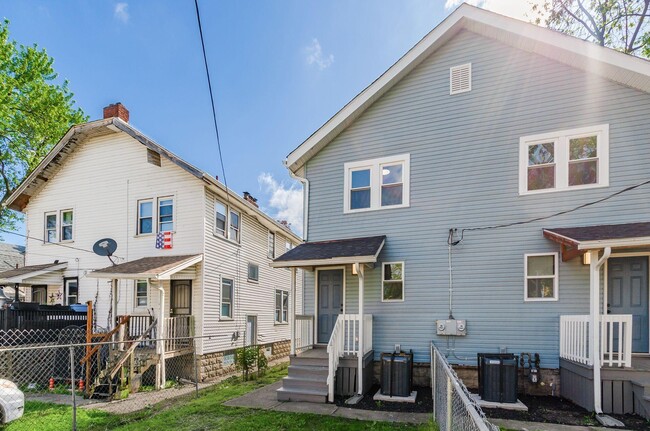 Building Photo - 289 Brehl Ave