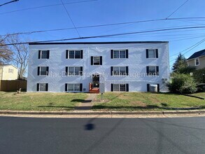Building Photo - 423 Hill St