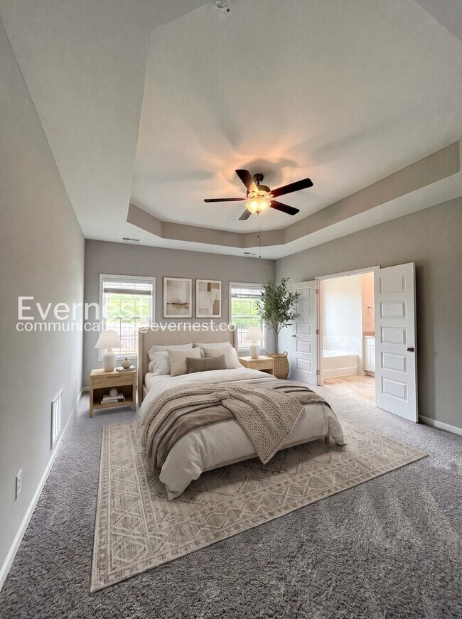 Building Photo - Home with Fenced Yard and Garage / 4 Bed, 2 Bath  / Voucher Accepted / Pet-friendly / Coming Soon!