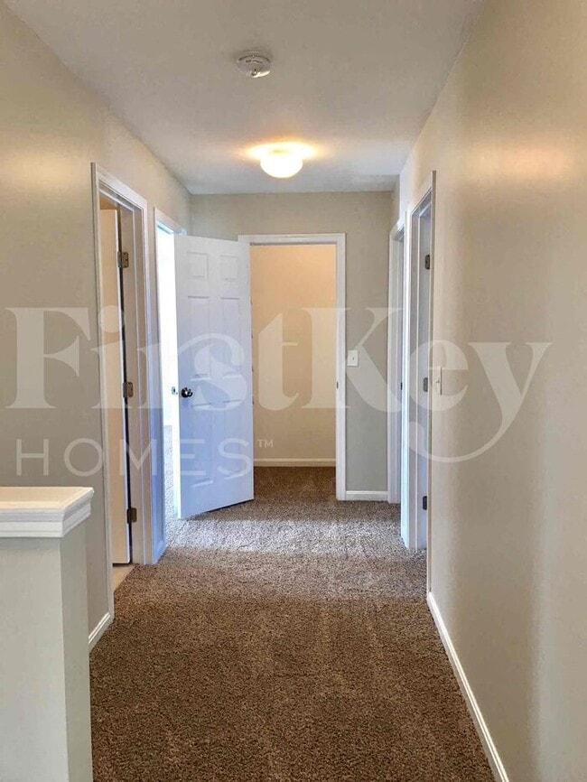 Building Photo - 6176 Fox Run Ln