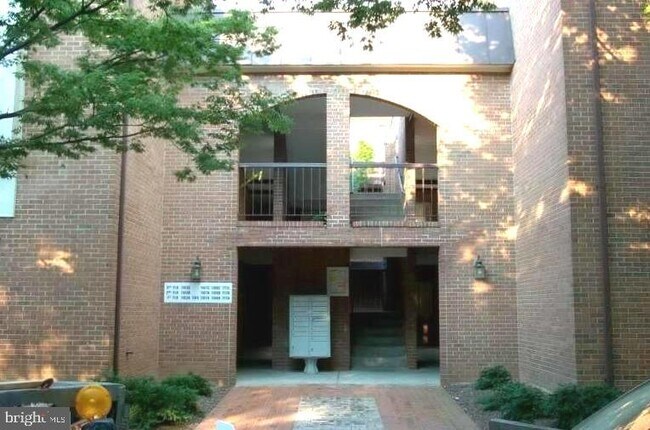 Primary Photo - 1107 N Taylor St