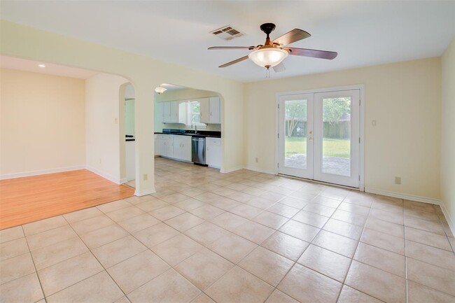 Building Photo - 8807 McAvoy Dr